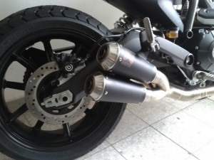 Akrapovic_Slip-On_Ducati_Scrambler_3