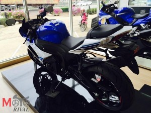 2016-Suzuki-GSX-R1000-L6_5