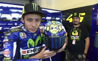 Valentino-Rossi-AGV-Pista-2015-Misano_2