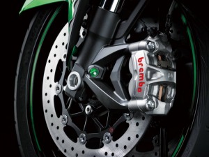 2016-Kawasaki-ZX-14R-ZZR1400_04