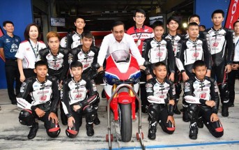 thai-Prime-minister-survey-bric-for-motogp-2018-with-ap-honda-03