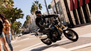 2019-triumph-scrambler-1200-action-02