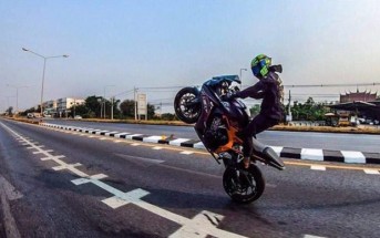 CBR650F-Wheelie