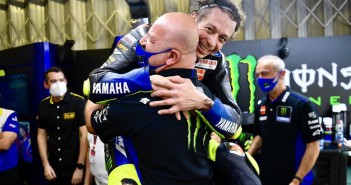 rossi-yamaha-factory-farewell-motogp-2020-001